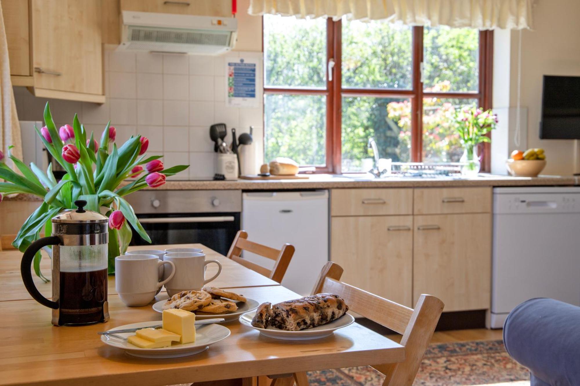 Charlie'S Cottage With Alpacas And 7Mins Drive To Alton Towers Denstone エクステリア 写真